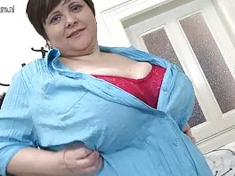 Brunette SỮA. Holly tây ngón sexlào tay cô ấy anh đào
