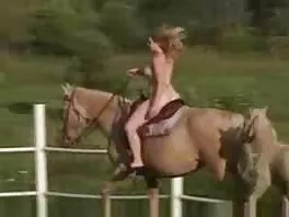 Kimber phim xéc lào Lee rên rỉ trong khi nhận được fuck trong đứng vị trí