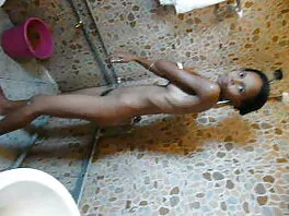 Vẻ đẹp tuyệt vời thiên thần Emily được đôi sex sex lào thâm nhập