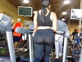 Raylene yêu cầu Johnny cho một phim séc lào xoa bóp